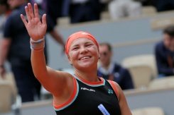 Diana Shnaider célèbre sa victoire contre Aryna Sabalenka en quart de finale de Roland-Garros, le 3 juin 2026 - © AFP - Thomas SAMSON Diana Shnaider célèbre sa victoire contre Aryna Sabalenka en quart de finale de Roland-Garros, le 3 juin 2026 - © AFP - Thomas SAMSON