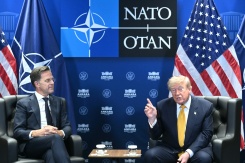 Le président américain Donald Trump lors d'une rencontre avec le secrétaire général de l'Otan, Mark Rutte, en marge du sommet de l'Otan à Ankara, le 8 juillet 2026 en Turquie - © AFP - SAUL LOEB Le président américain Donald Trump lors d'une rencontre avec le secrétaire général de l'Otan, Mark Rutte, en marge du sommet de l'Otan à Ankara, le 8 juillet 2026 en Turquie - © AFP - SAUL LOEB