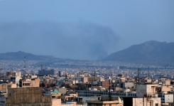 De la fumée pendant des frappes aériennes sur Téhéran, le 4 mars 2026 en Iran - © AFP - ATTA KENARE