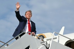 Le président américain Donald Trump à Joint Base Andrews, dans le Maryland le 21 août 2026 - © AFP - SAUL LOEB Le président américain Donald Trump à Joint Base Andrews, dans le Maryland le 21 août 2026 - © AFP - SAUL LOEB