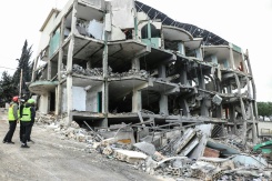 Un centre de soins détruit après une frappe israélienne à Burj Qalawiya, dans le sud du Liban, le 14 mars 2026 
 - © AFP - Kawnat HAJU