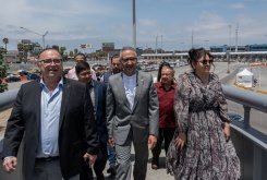 L'ambassadeur d'Iran au Mexique, Abolfazl Pasandideh (au centre), visite la frontière américano-mexicaine à Tijuana, le 6 juin 2026 - © AFP - Chris Noyola L'ambassadeur d'Iran au Mexique, Abolfazl Pasandideh (au centre), visite la frontière américano-mexicaine à Tijuana, le 6 juin 2026 - © AFP - Chris Noyola