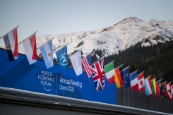 Le Forum économique de Davos va offrir mardi une tribune aux dirigeants européens à la veille de l'arrivée dans la station suisse de Donald Trump, qui les menace au Groenland - © AFP - Fabrice COFFRINI
