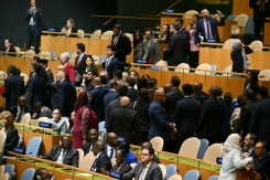 Des délégations diplomatiques quittent l'Assemblée générale de l'ONU alors que Benjamin Netanyahu prend la parole, le 24 septembre 2026 à New York - © AFP - ANGELA WEISS Des délégations diplomatiques quittent l'Assemblée générale de l'ONU alors que Benjamin Netanyahu prend la parole, le 24 septembre 2026 à New York - © AFP - ANGELA WEISS