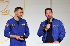 Les astronautes Thomas Pesquet (à droite) et Arnaud Prost (à gauche) à l'Elysée, le 5 février 2026 - © POOL/AFP/Archives - Ludovic MARIN Les astronautes Thomas Pesquet (à droite) et Arnaud Prost (à gauche) à l'Elysée, le 5 février 2026 - © POOL/AFP/Archives - Ludovic MARIN