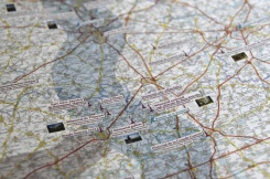 Une carte routière Michelin dédiée aux commémorations du centenaire de la Première Guerre mondiale présentée le 3 avril 2014 à Boulogne-Billancourt, près de Paris - © AFP/Archives - Franck FIFE Une carte routière Michelin dédiée aux commémorations du centenaire de la Première Guerre mondiale présentée le 3 avril 2014 à Boulogne-Billancourt, près de Paris - © AFP/Archives - Franck FIFE