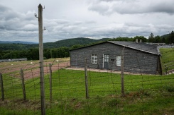 Le camp de concentration Natzweiler-Struthof à Natzwiller, dans le Bas-Rhin, le 4 juin 2026 - © AFP - SEBASTIEN BOZON