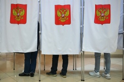 Des électeurs votent lors des législatives russes dans un bureau de vote de Klimovsk, un microdistrict de la ville de Podolsk, dans la région de Moscou, le 19 septembre 2026 - © AFP - Igor IVANKO Des électeurs votent lors des législatives russes dans un bureau de vote de Klimovsk, un microdistrict de la ville de Podolsk, dans la région de Moscou, le 19 septembre 2026 - © AFP - Igor IVANKO