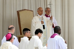 Le pape Léon XIV célèbre une messe dans le cadre de sa visite pastorale à Pompéi, dans le sud de l'Italie, le 8 mai 2026  - © AFP - Andreas SOLARO