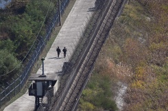 Des soldats sud-coréens patrouillent le long de la Zone démilitarisée (DMZ) à Paju, au nord de Séoul, le 20 octobre 2026 - © AFP/Archives - Jung Yeon-je Des soldats sud-coréens patrouillent le long de la Zone démilitarisée (DMZ) à Paju, au nord de Séoul, le 20 octobre 2026 - © AFP/Archives - Jung Yeon-je