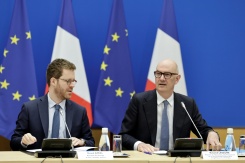 Le ministre des Comptes publics David Amiel et le ministre de l'Economie Roland lors d'une réunion du comité d'alerte des finances publiques, à Paris, le 21 avril 2024 - © AFP - STEPHANE DE SAKUTIN
