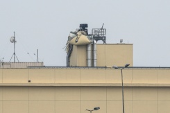 Dégâts occasionnés par une attaque de drone qui a visé l'ambassade américaine à Bagdad, le 14 mars 2026 - © AFP - Murtadha RIDHA