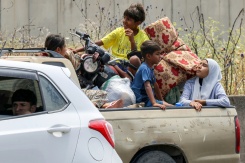 Des habitants fuient la ville de Tyr, dans le sud du Liban, après un appel israélien à évacuer, le 9 juin 2026 - © AFP - MAHMOUD ZAYYAT Des habitants fuient la ville de Tyr, dans le sud du Liban, après un appel israélien à évacuer, le 9 juin 2026 - © AFP - MAHMOUD ZAYYAT