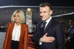 Emmanuel Macron et son épouse Brigitte, le 17 février 2026 à Mumbai, en Inde - © AFP - Ludovic MARIN Emmanuel Macron et son épouse Brigitte, le 17 février 2026 à Mumbai, en Inde - © AFP - Ludovic MARIN