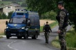 Des gendarmes près du lieu où un corps a été d - © AFP