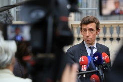 Le ministre français de l'Education nationale Edouard Geffray parlant à la presse à Paris, le 2 octobre 2026 - © AFP - Ludovic MARIN