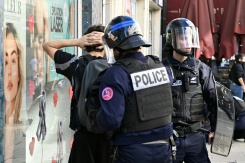 Un manifestant interpellé par la police à Nancy, le 5 septembre 2026 - © AFP - Jean-Christophe VERHAEGEN Un manifestant interpellé par la police à Nancy, le 5 septembre 2026 - © AFP - Jean-Christophe VERHAEGEN