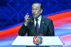 Le Premier ministre malaisien Anwar Ibrahim prononce un discours à Kuala Lumpur, le 28 octobre 2025 - © AFP/Archives - MOHD RASFAN Le Premier ministre malaisien Anwar Ibrahim prononce un discours à Kuala Lumpur, le 28 octobre 2025 - © AFP/Archives - MOHD RASFAN