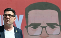 Le maire du Grand Manchester, Andy Burnham, prend la parole lors du lancement de sa campagne pour l'élection partielle à Ashton-in-Makerfield, à l'ouest de Manchester, dans le nord-ouest de l'Angleterre, le 22 mai 2026 - © AFP - Paul ELLIS Le maire du Grand Manchester, Andy Burnham, prend la parole lors du lancement de sa campagne pour l'élection partielle à Ashton-in-Makerfield, à l'ouest de Manchester, dans le nord-ouest de l'Angleterre, le 22 mai 2026 - © AFP - Paul ELLIS