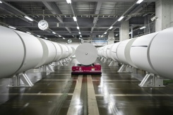 Un robot transporte un rouleau de papier à l'imprimerie Kyoto Shimbun de Kumiyama, dans la préfecture de Kyoto, le 19 mars 2026 au Japon - © AFP - Yuichi YAMAZAKI Un robot transporte un rouleau de papier à l'imprimerie Kyoto Shimbun de Kumiyama, dans la préfecture de Kyoto, le 19 mars 2026 au Japon - © AFP - Yuichi YAMAZAKI