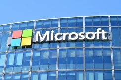 Une dépendance qui, en matière de logiciels et de cloud, profite surtout aux géants américains du secteur, comme Microsoft, Google et Amazon - © AFP - Martin LELIEVRE Une dépendance qui, en matière de logiciels et de cloud, profite surtout aux géants américains du secteur, comme Microsoft, Google et Amazon - © AFP - Martin LELIEVRE