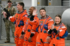 Les quatre astronautes de la mission Artémis 2 avant leur décollage, le 1er avril 2026 au Kennedy Space Center de Cap Canaveral (Floride) - © AFP - Jim WATSON