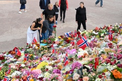 Un mémorial improvisé devant le Palais royal d'Oslo avant les funérailles du roi Harald V, le 8 septembre 2026 - © AFP - Nicolas TUCAT