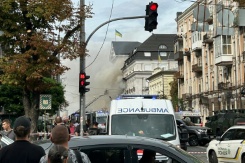 Incendie dans le centre de Kiev après une attaque de drone contre le siège des Services de sécurité ukrainiens (SBU), le 4 septembre 2026 - © AFP - Maryke VERMAAK